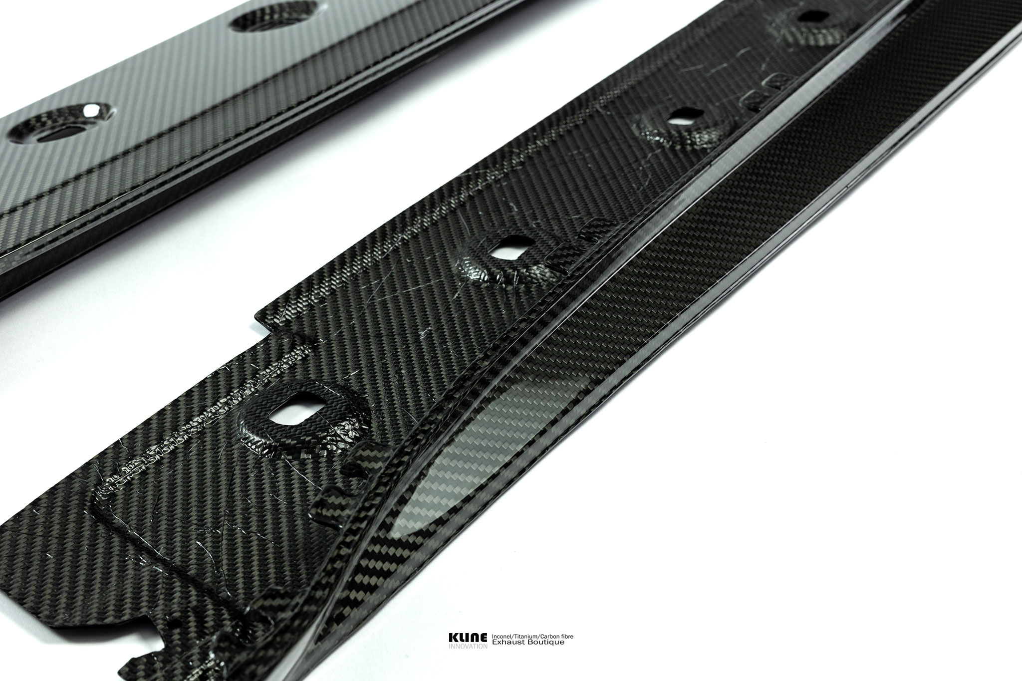 Porsche 992 GT3 2x2 twill carbon fiber side skirts Porsche 992 GT3 2x2 twill carbon fiber side skirts